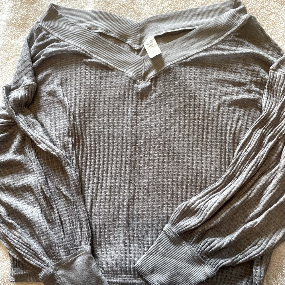 We the Free thin gray waffle top
